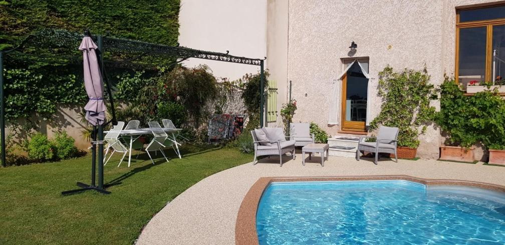 Studio-Mezzanine Dans Villa カーニュ・シュル・メール エクステリア 写真