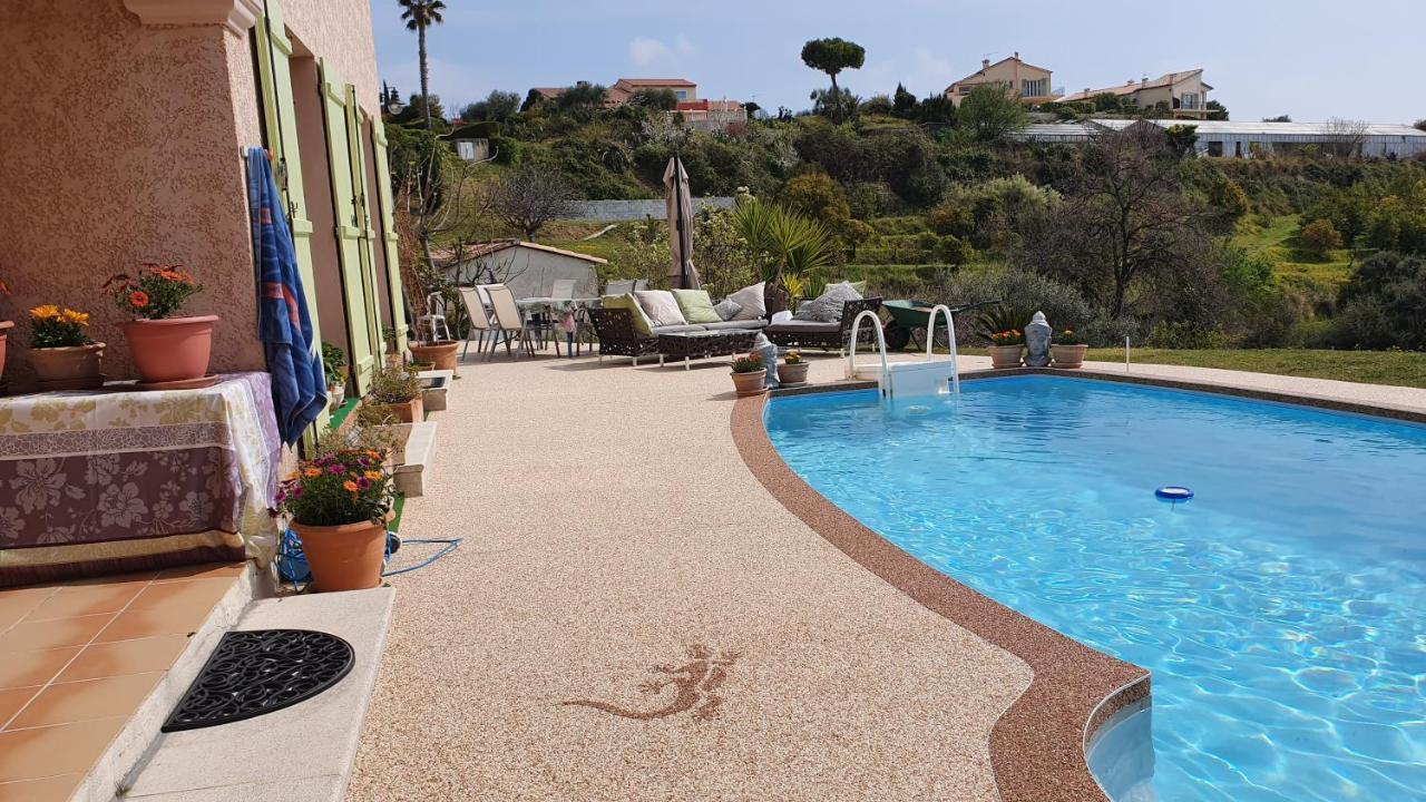 Studio-Mezzanine Dans Villa カーニュ・シュル・メール エクステリア 写真