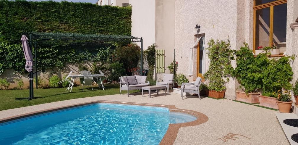 Studio-Mezzanine Dans Villa カーニュ・シュル・メール エクステリア 写真
