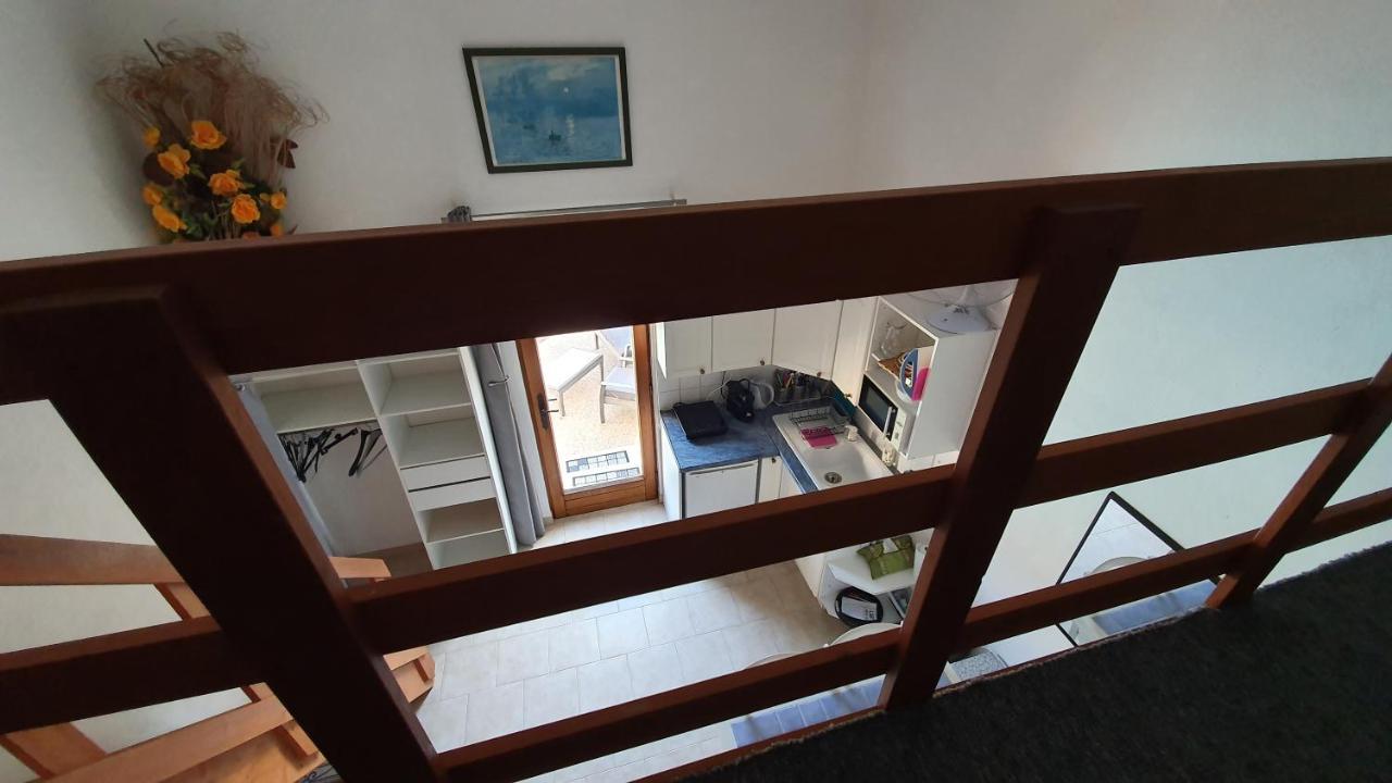 Studio-Mezzanine Dans Villa カーニュ・シュル・メール エクステリア 写真